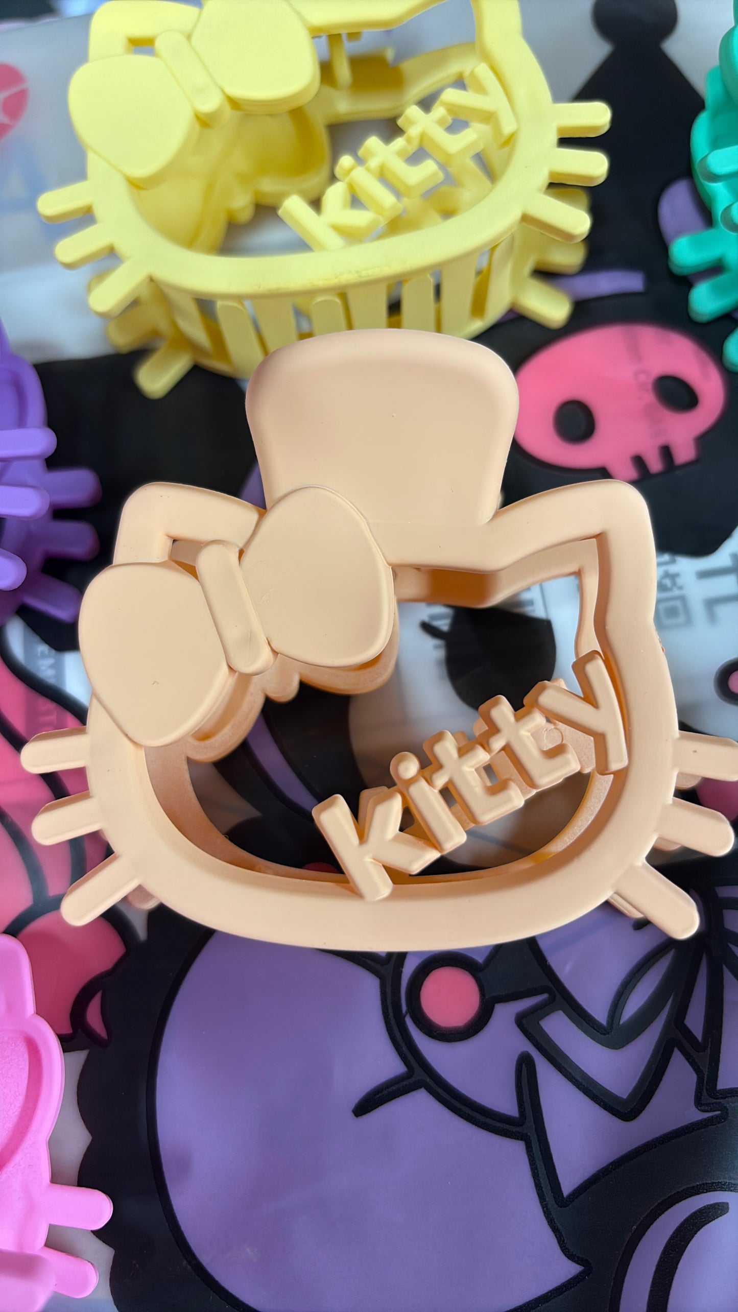 Hello Kitty inspired hair clip/claws