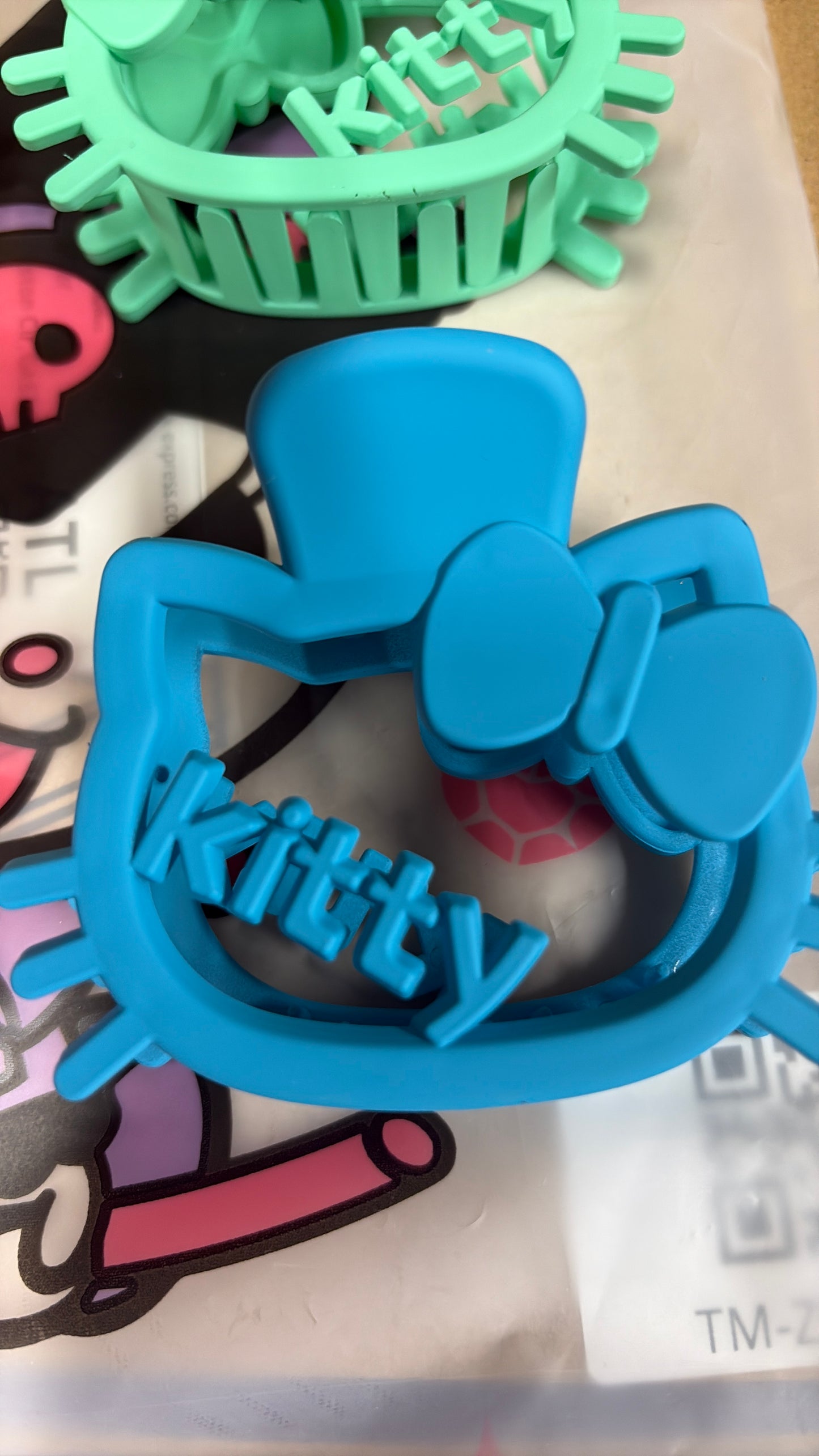 Hello Kitty inspired hair clip/claws